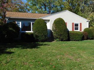 19 Village Rd, Holyoke, MA 01040