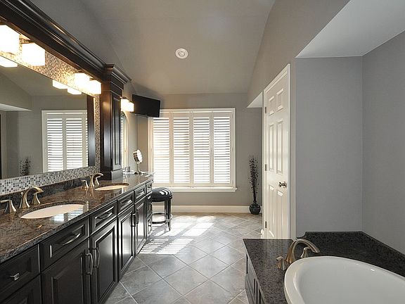 linen closet-laundry chute