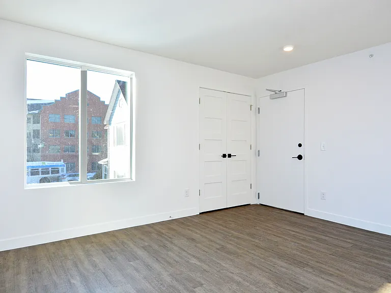 2909 Grand St NE #2 — Photo 5
