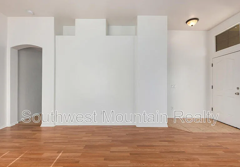 1140 W Oak Tree Ln — Photo 10