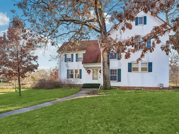 5610 Waterbury Rd, Des Moines, IA 50312