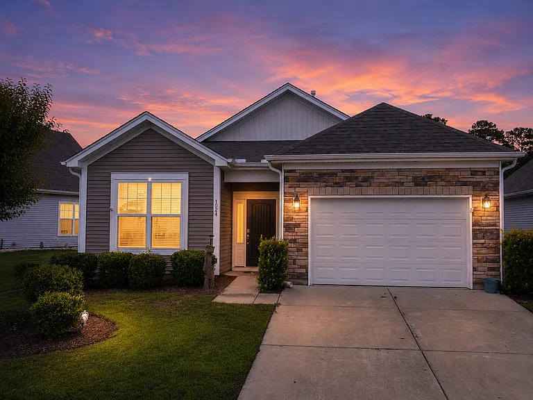 1024 Arboretum Dr — Photo 2