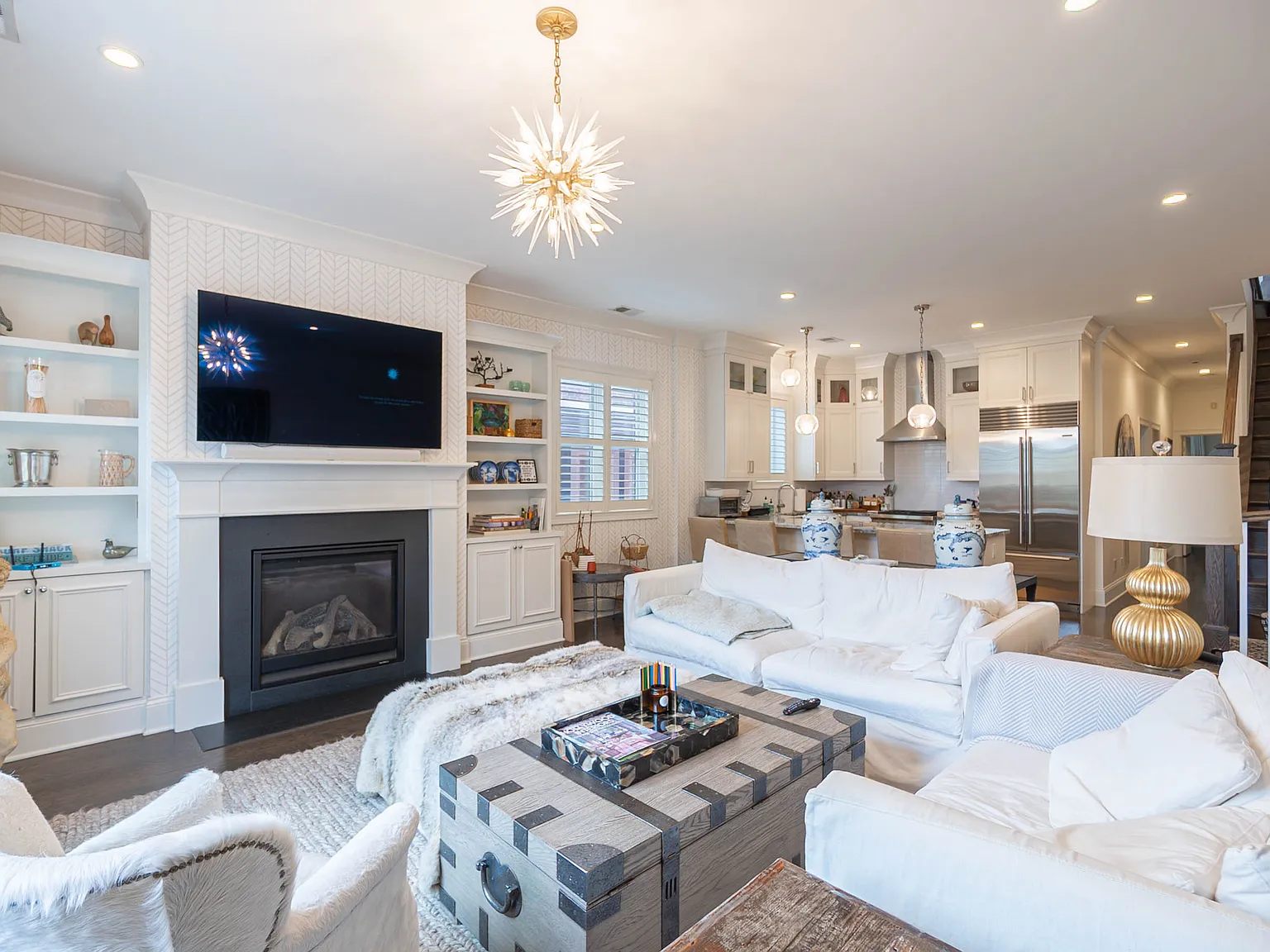 2 bed, 1000 sqft, $6,500 — Photo 3