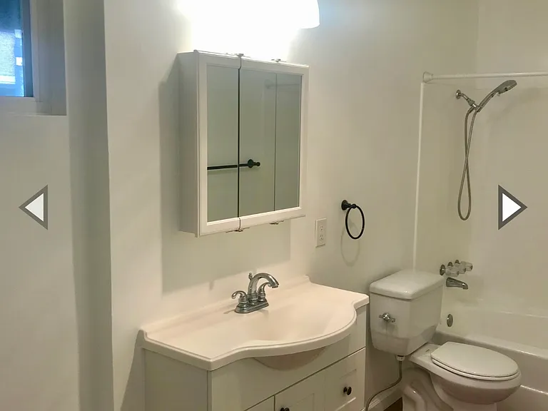2444 E 5th St #14 — Photo 7