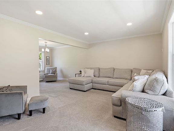 5th image of 1064 Fawn Wood Dr