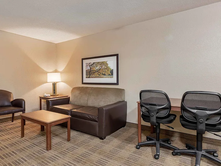 1 Bedroom Suite - 2 Queen Beds