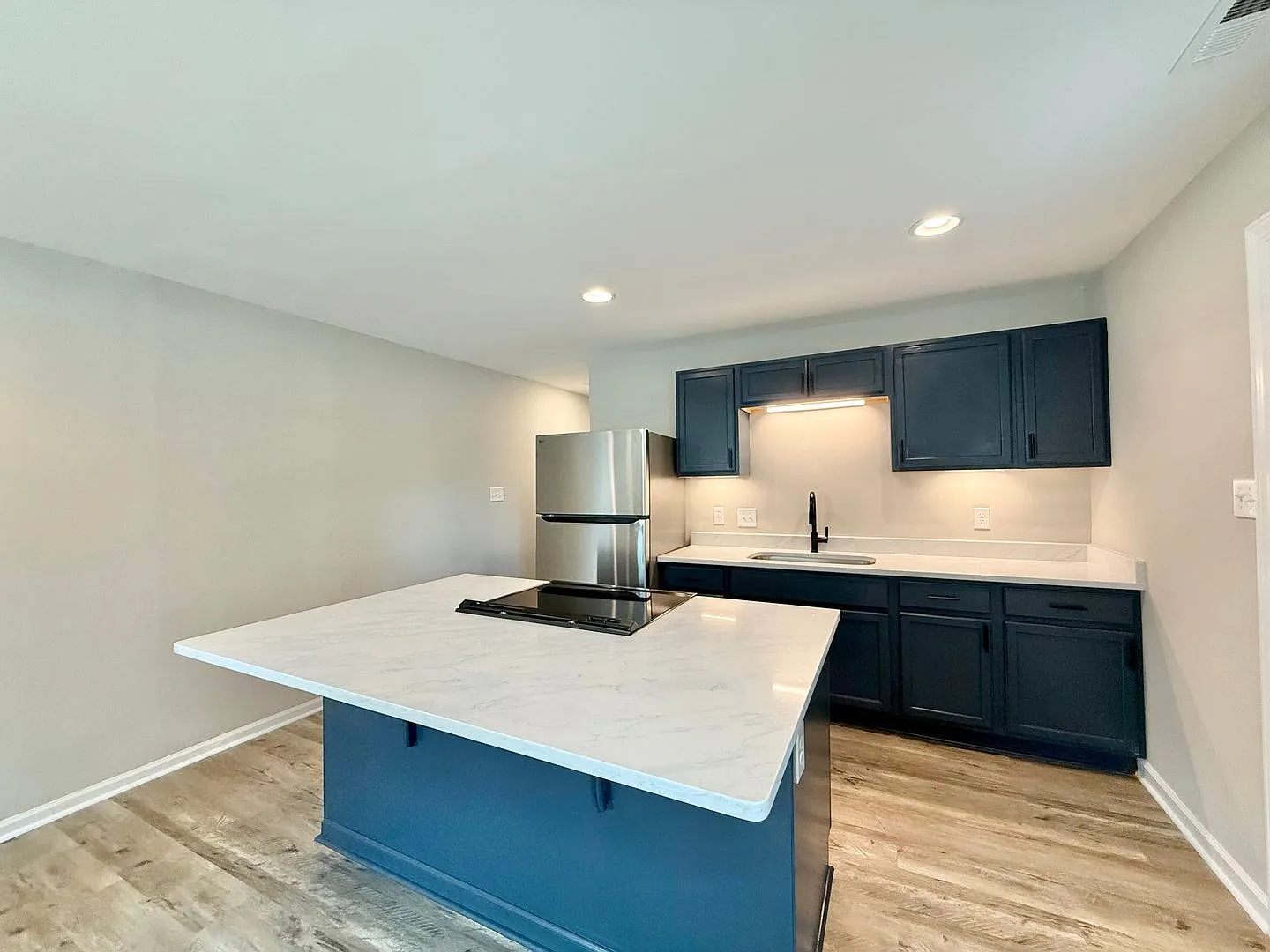 615 Burlington Ave 2 UNITS  — Photo 4