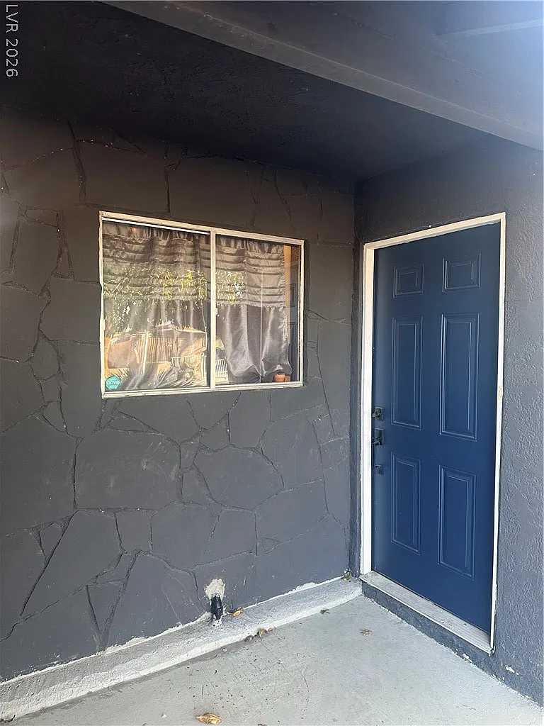 4 bed, 2.0 bath, 1192 sqft, $1,950 — Photo 3