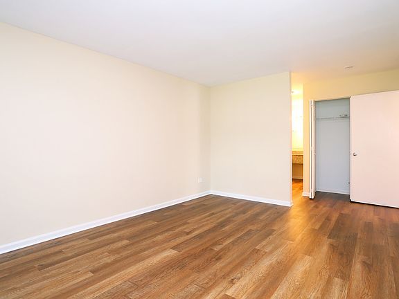 5th image of 1931 Prairie Sq APT 333