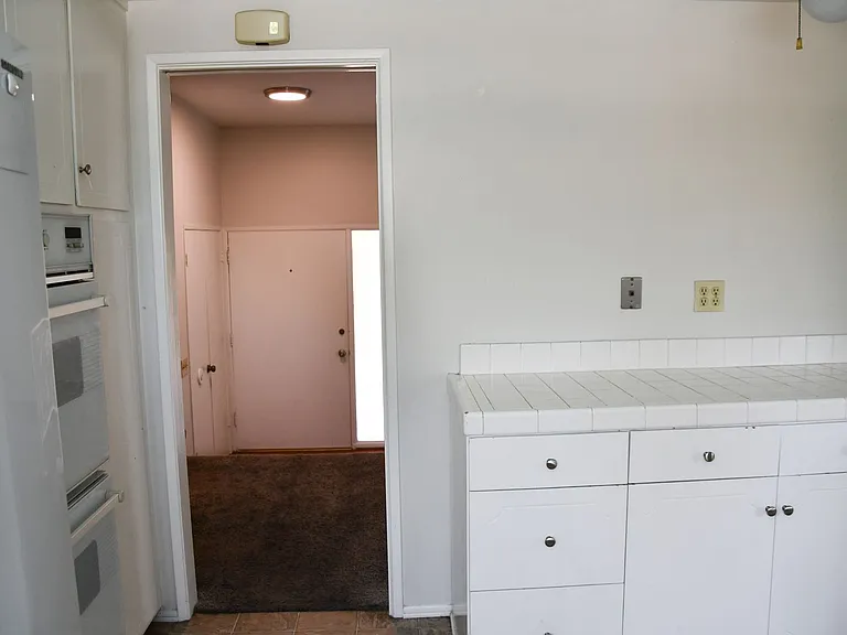522 E Collins Ave — Photo 24