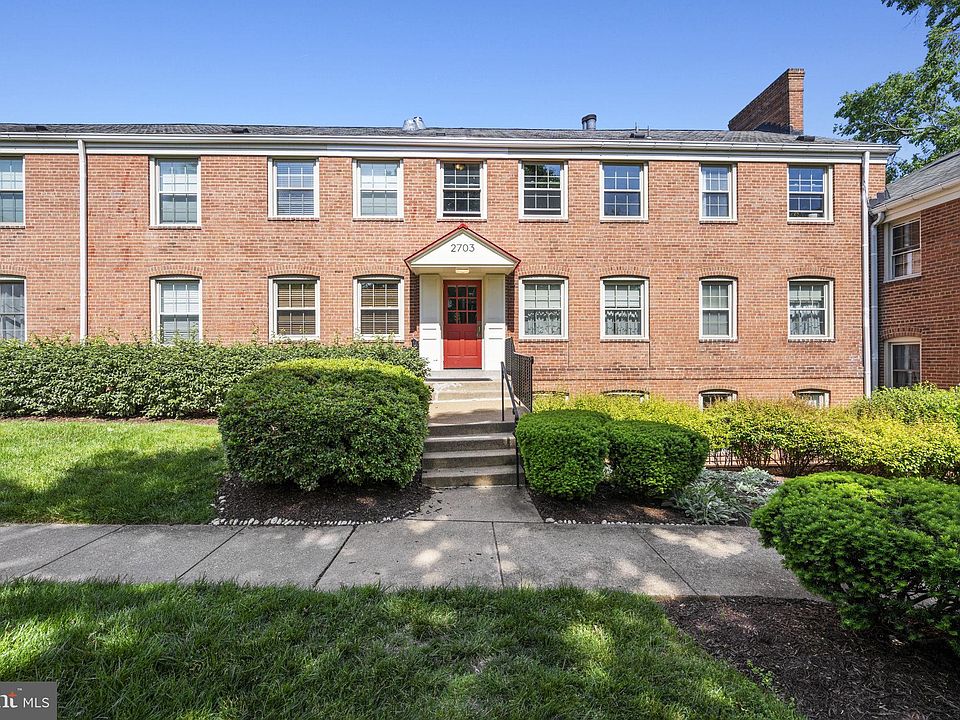 1st image of 2703 Arlington Blvd #202