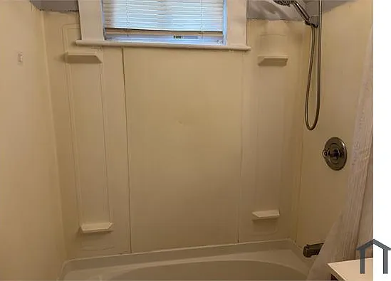 4 bed, 1200 sqft, $2,400 — Photo 4
