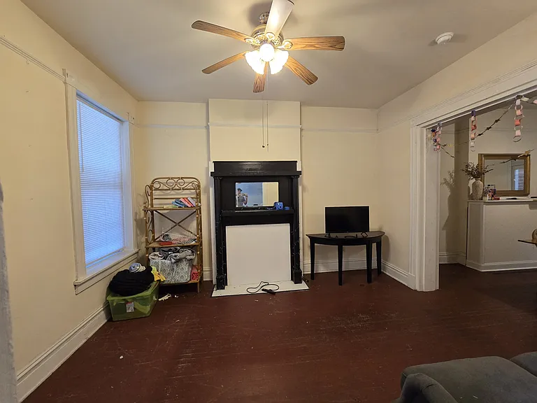 2209 W Main St — Photo 8