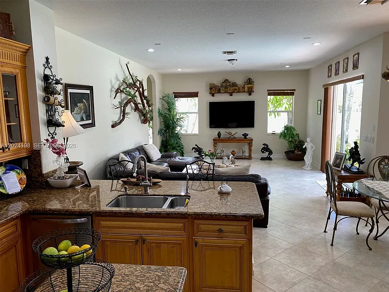 3885 E Hibiscus St — Photo 14