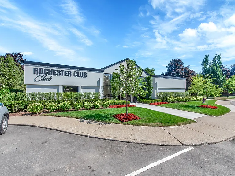 Rochester Club Apartments — Photo 24