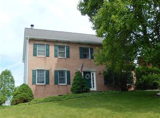 301 Davinci Dr, Irwin, PA 15642