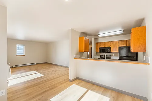 Ashton Apartments Photo 1