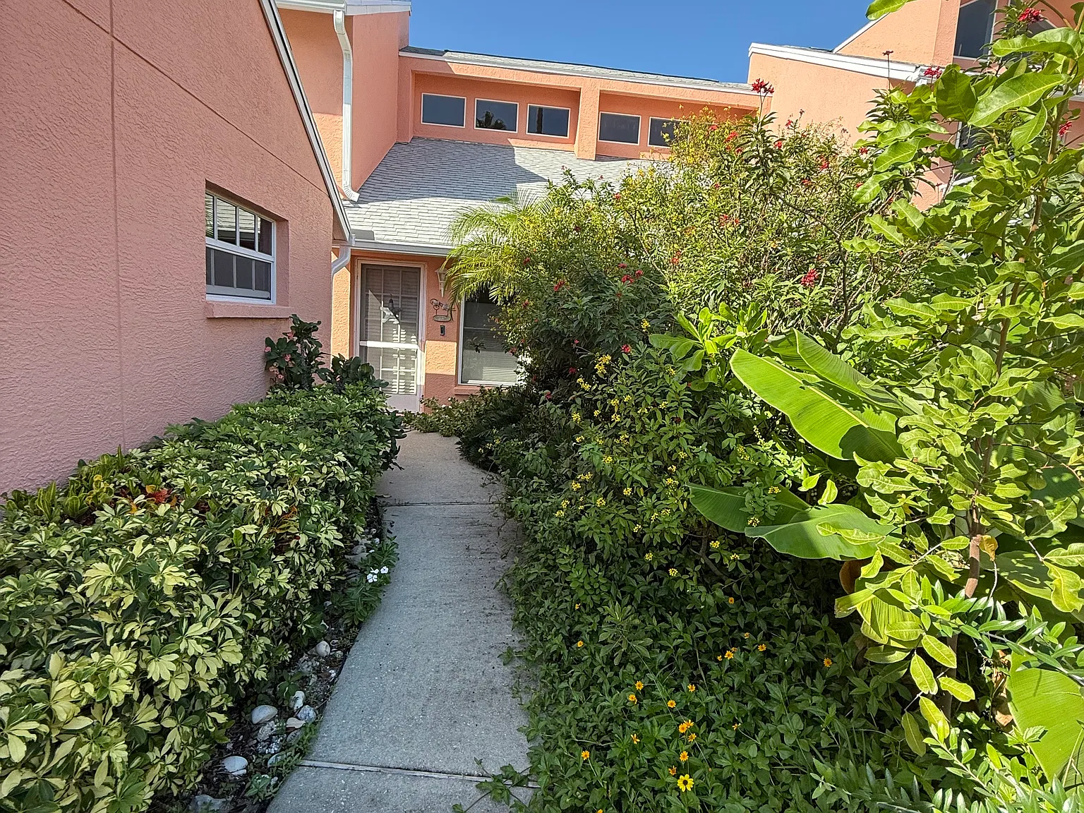 2 bed, 1309 sqft, $2,100 — Photo 3