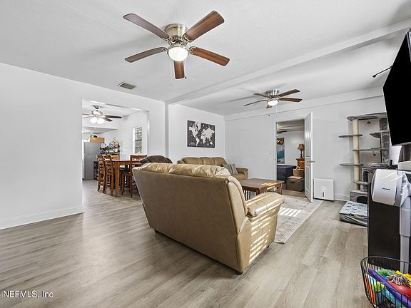 4th image of 5125 ROSSELLE Street