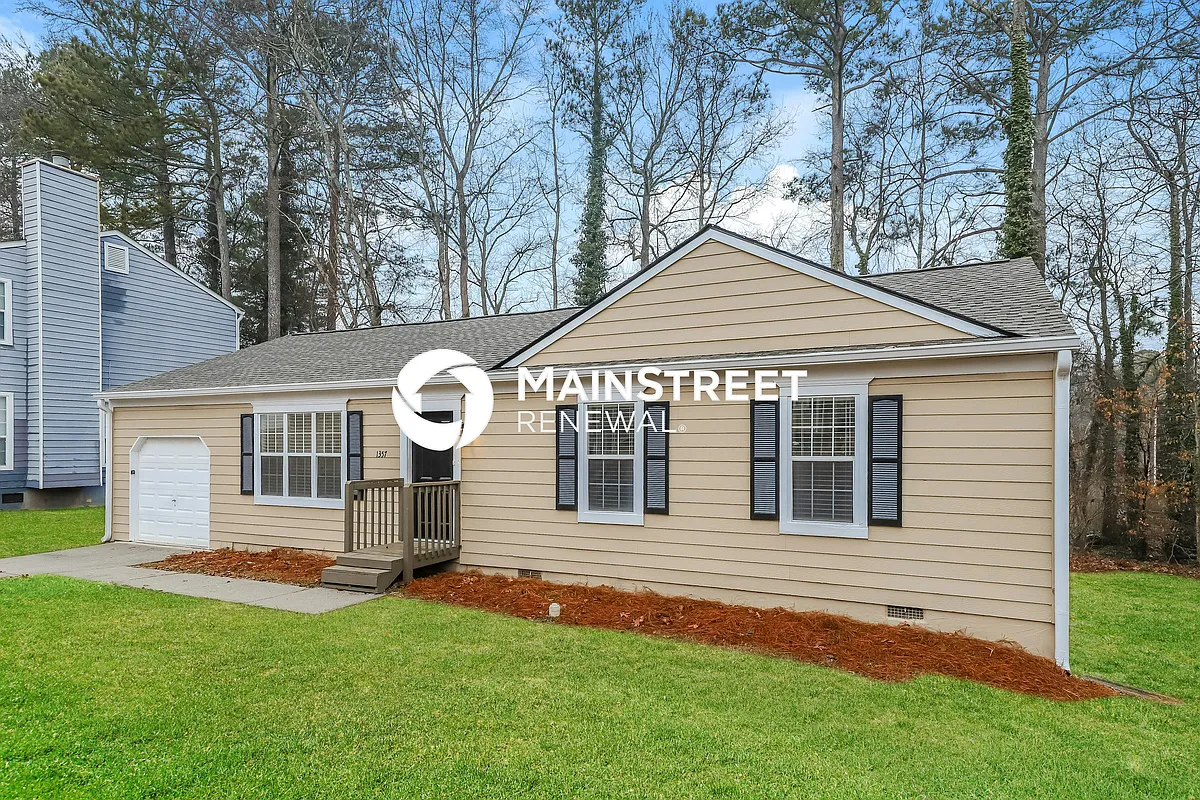 Front View - 1357 Ling Dr