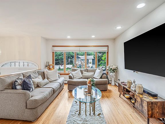 2nd image of 395 N Putnam Avenue
