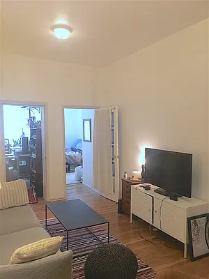 Rented by R New York | media 25