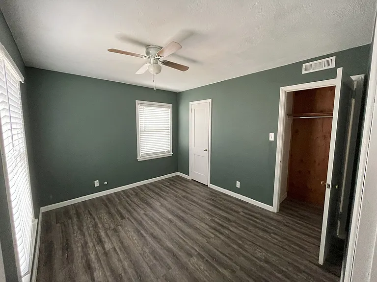 1919 Tudor St — Photo 11