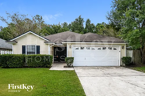 4576 Antler Hill Dr E Photo 1