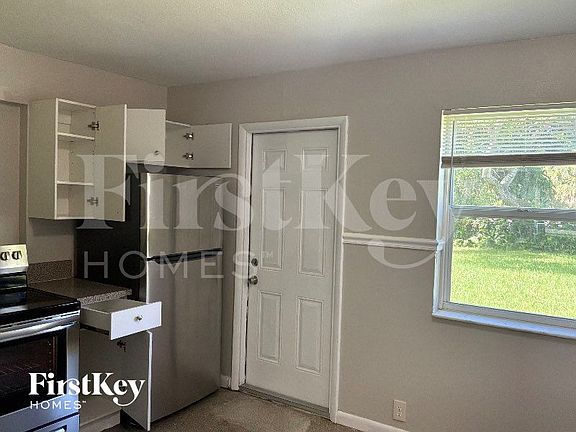 4th image of 3907 Coconut Rd
