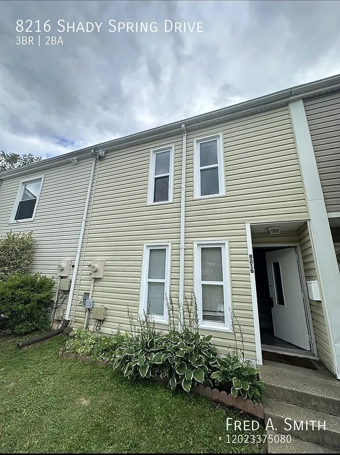 Beautiful 3-Bedroom Townhome in Gaithersburg Spacious Layout & Convenient Location — Photo 1
