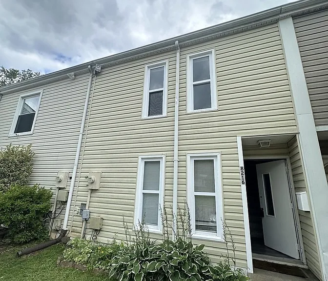8216 Shady Spring Dr — Photo 1