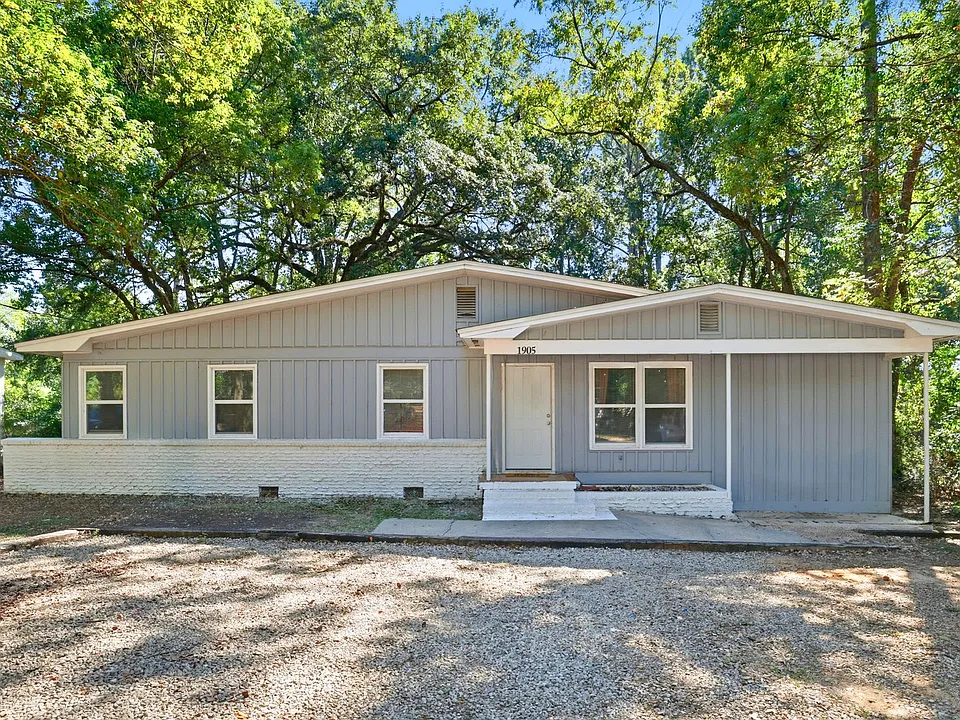 1905 Dahlia Dr