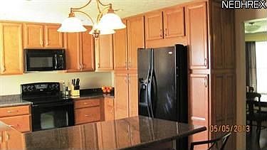 5th image of 469 Oaknoll Dr