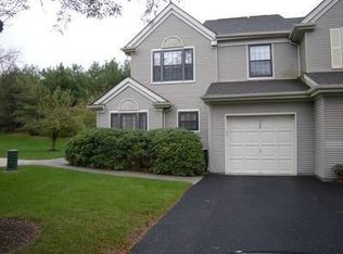 129 Frank Ct, Mahwah, NJ 07430