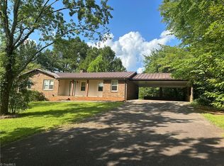 106 Pleasantview Dr, King, NC 27021