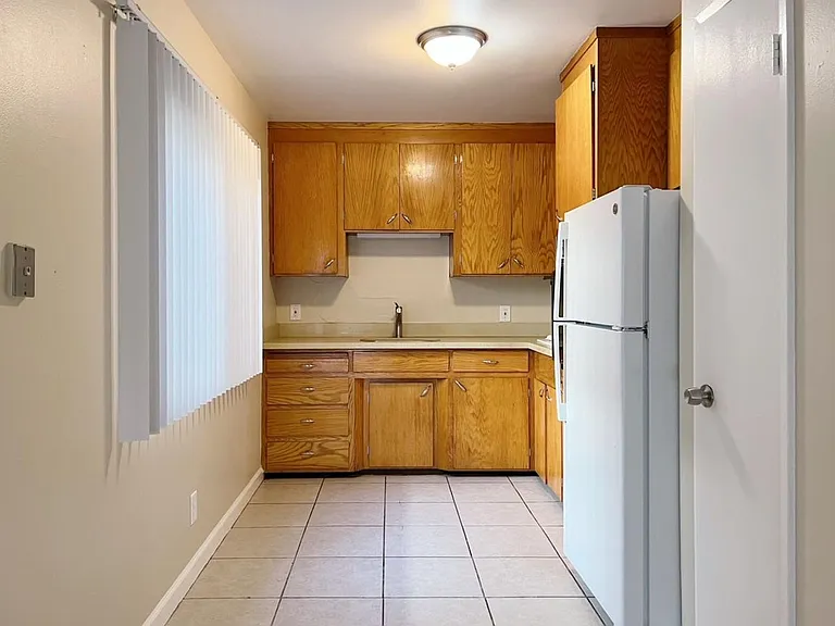 3rd St. Apartments — Photo 12