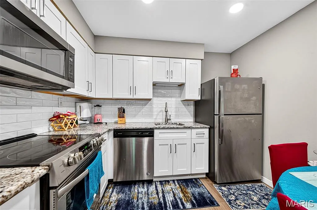 2 bed, 2.0 bath, 868 sqft, $1,600 — Photo 1