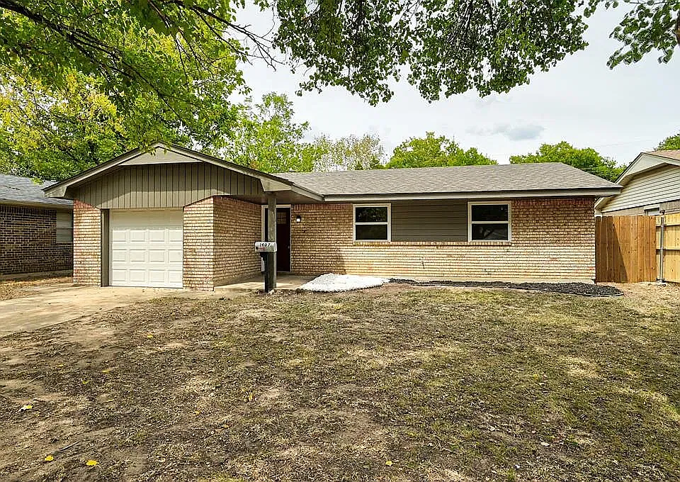 3 bed, 1026 sqft, $1,525 — Photo 1