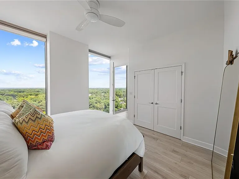 2795 Peachtree Rd NE #1701 — Photo 22