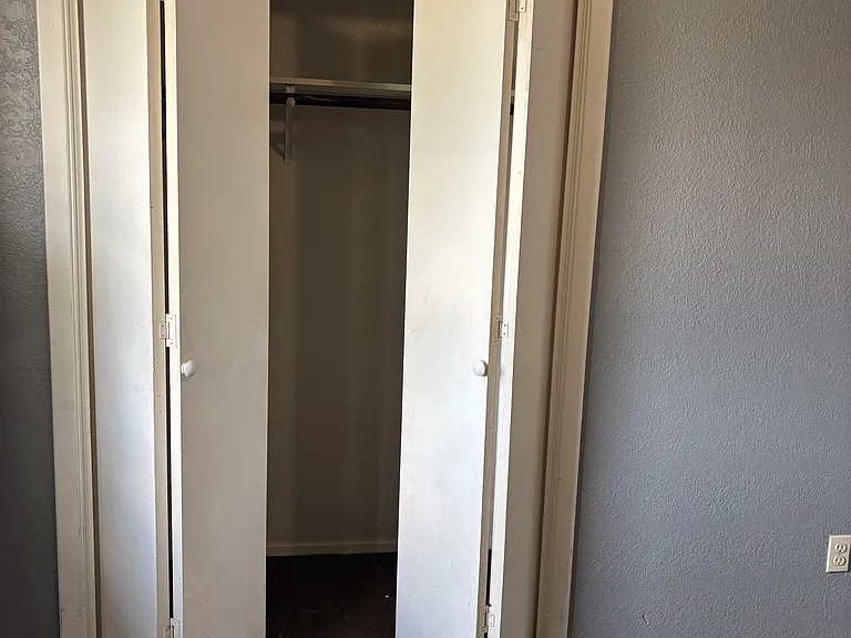 4900 Merritt Cir #Z — Photo 28