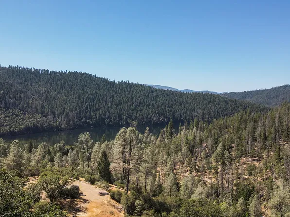 320 Lakeview Ter, Lewiston, CA 96052