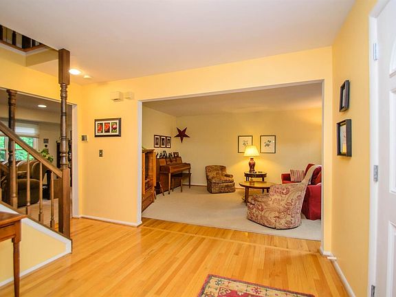 4th image of 3331 Bluett Dr