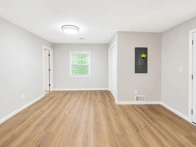 1639 Bridgeport Dr NW — Photo 11