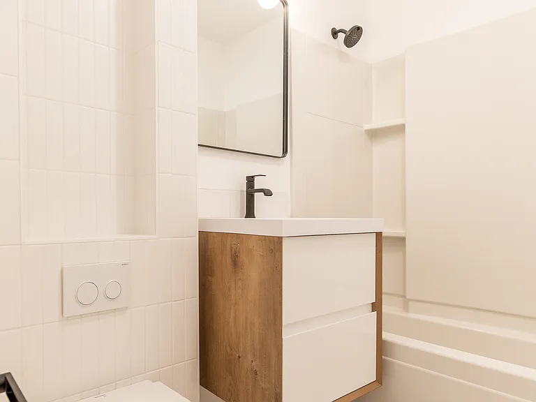 4084 Redwood Ave #9 — Photo 13