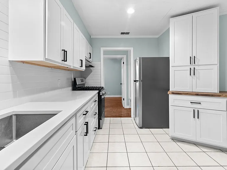 527 Lively Dr — Photo 14