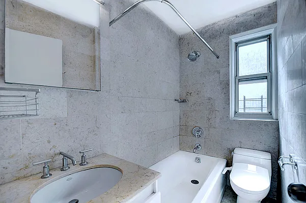 Rented by Urbane Brokerage | media 23