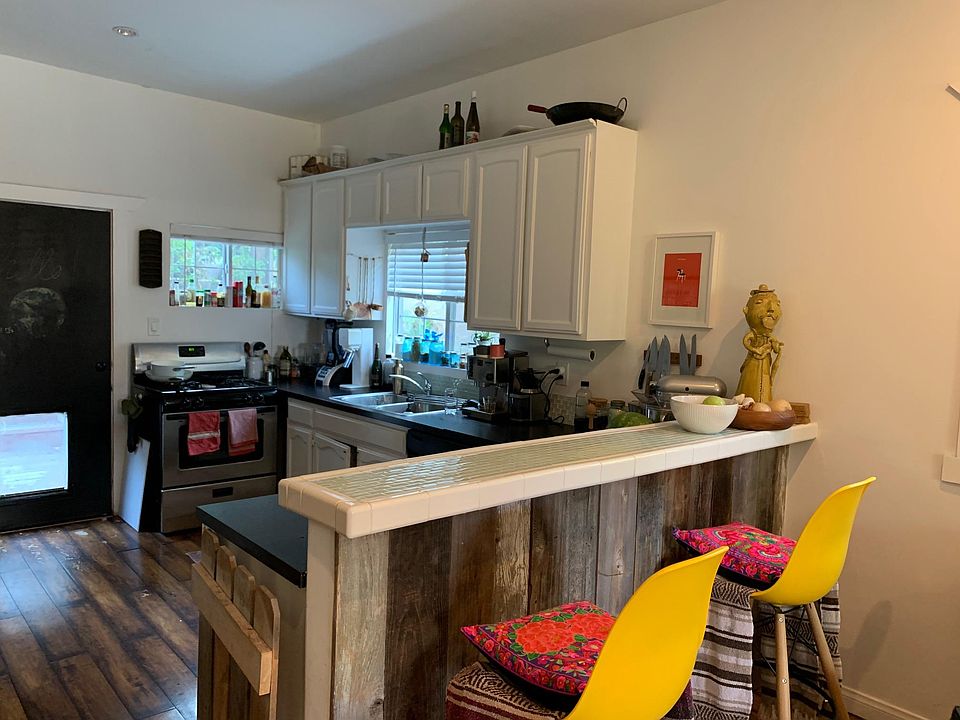 1st image of 2117 1/2 Branden St