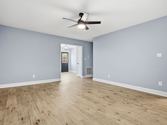 5th image of 1022 Hillcrest Ave #1