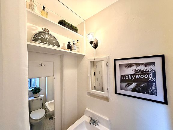 5th image of 2425 Cheremoya Ave #2425