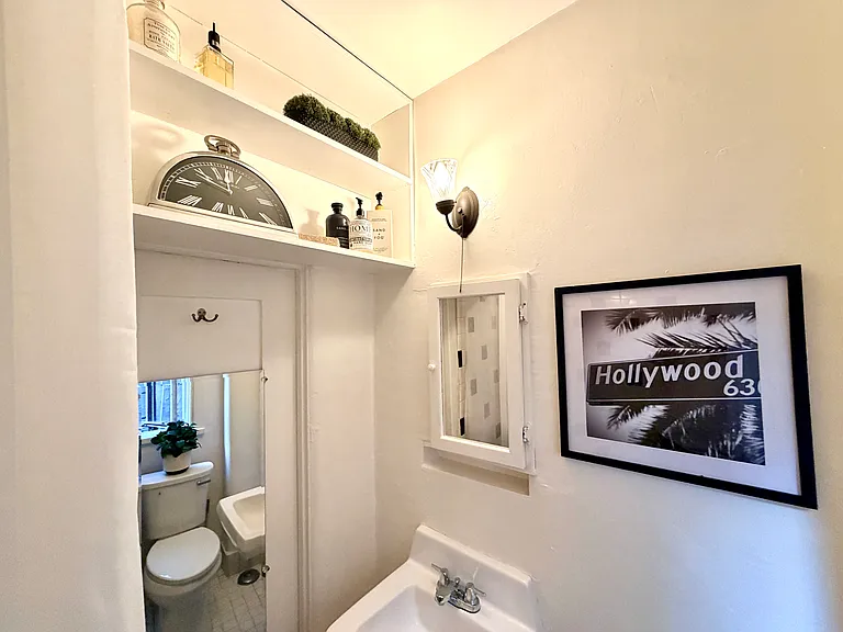 2425 Cheremoya Ave #2425 — Photo 5